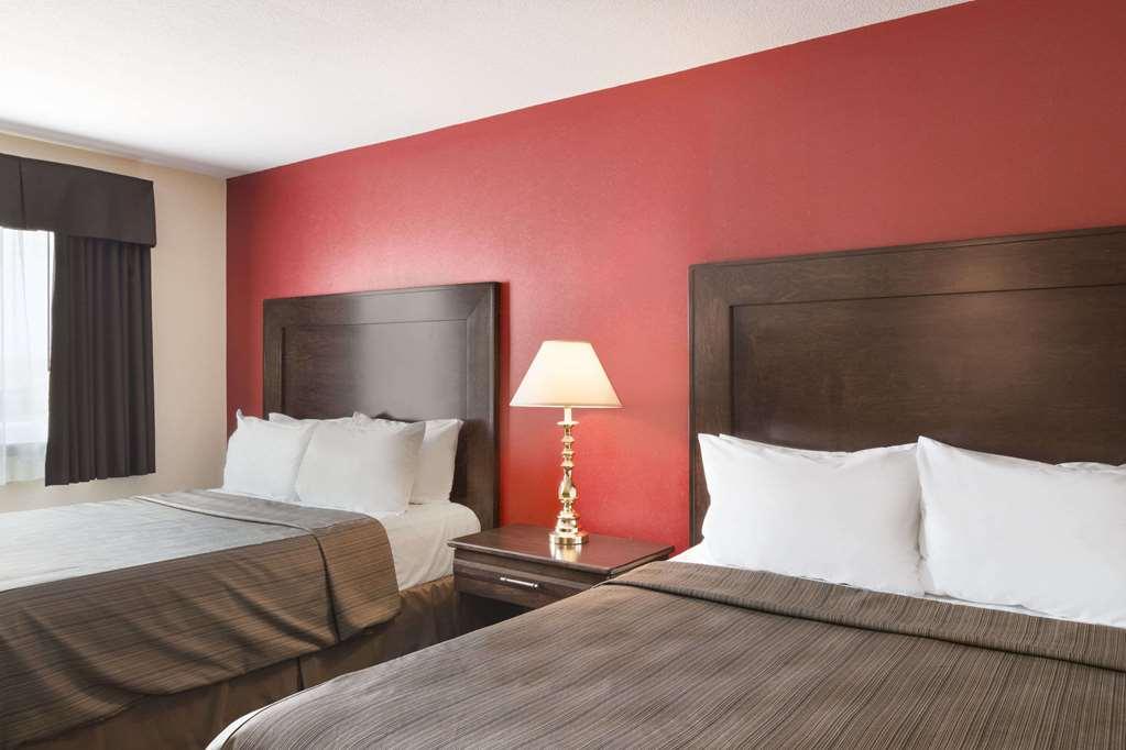 Coast Swift Current Hotel Екстер'єр фото