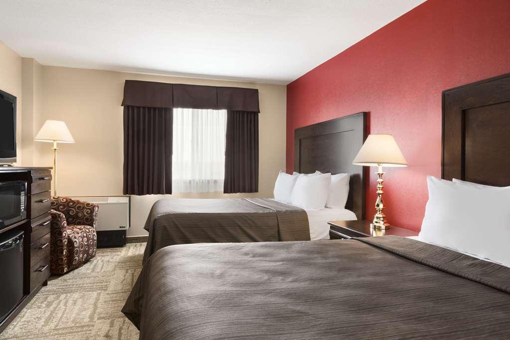 Coast Swift Current Hotel Екстер'єр фото