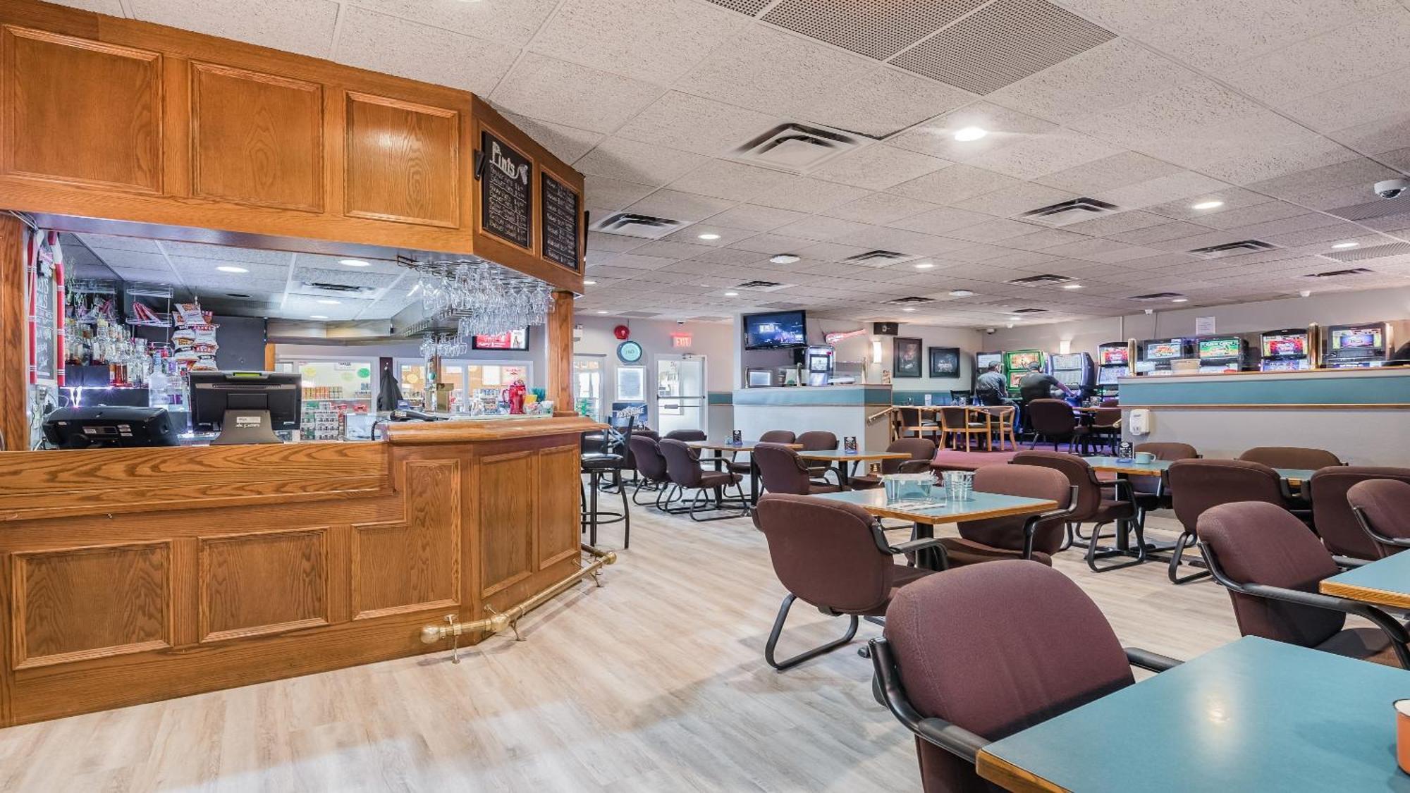 Coast Swift Current Hotel Екстер'єр фото