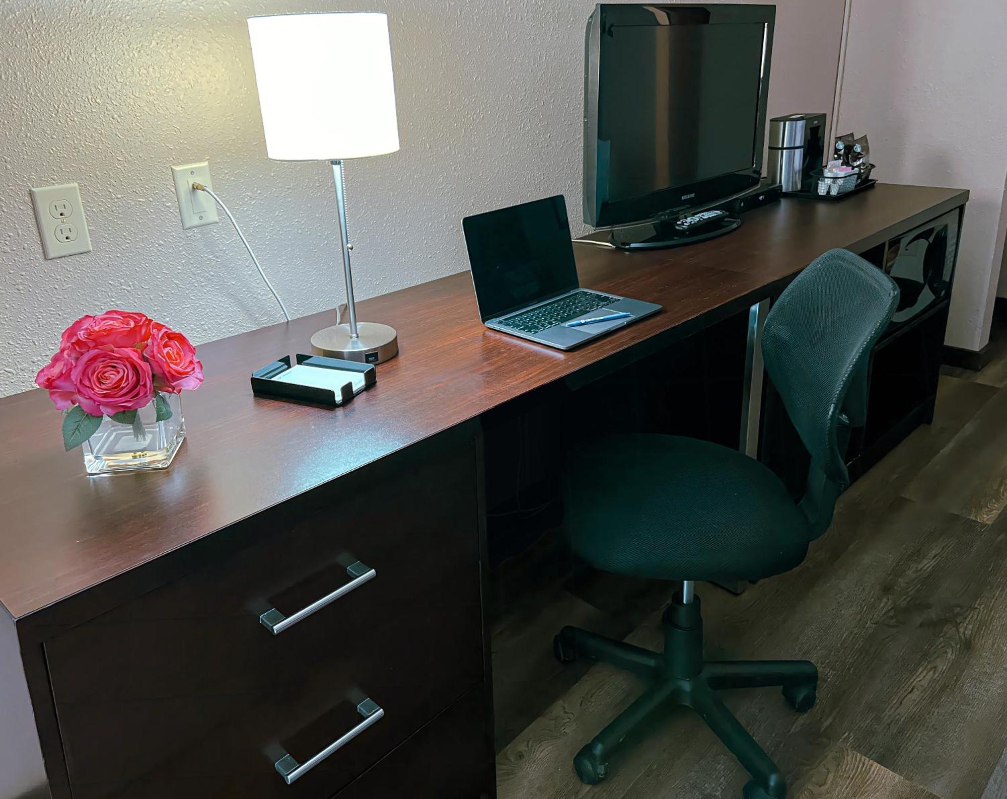 Coast Swift Current Hotel Екстер'єр фото