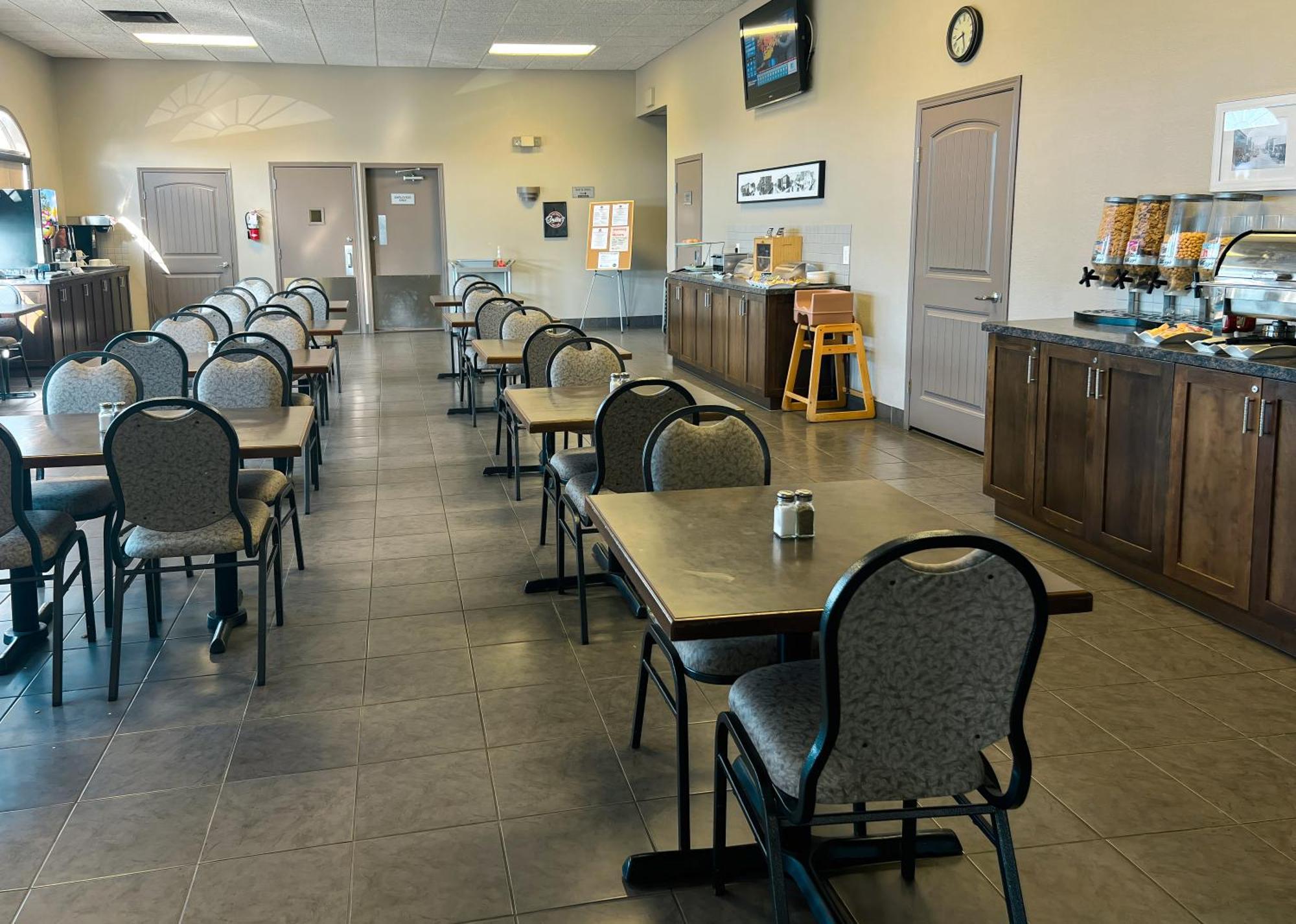 Coast Swift Current Hotel Екстер'єр фото
