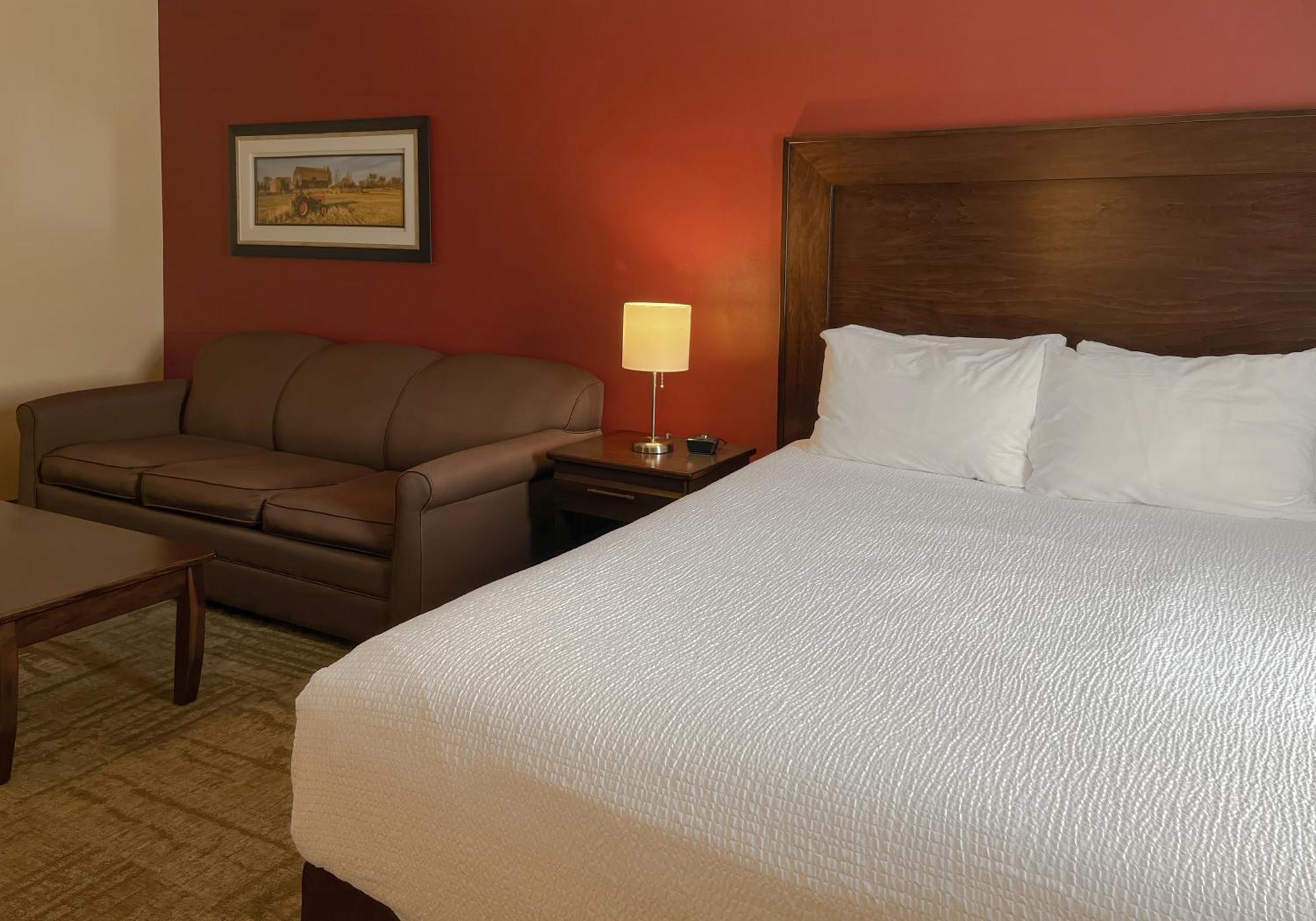 Coast Swift Current Hotel Екстер'єр фото