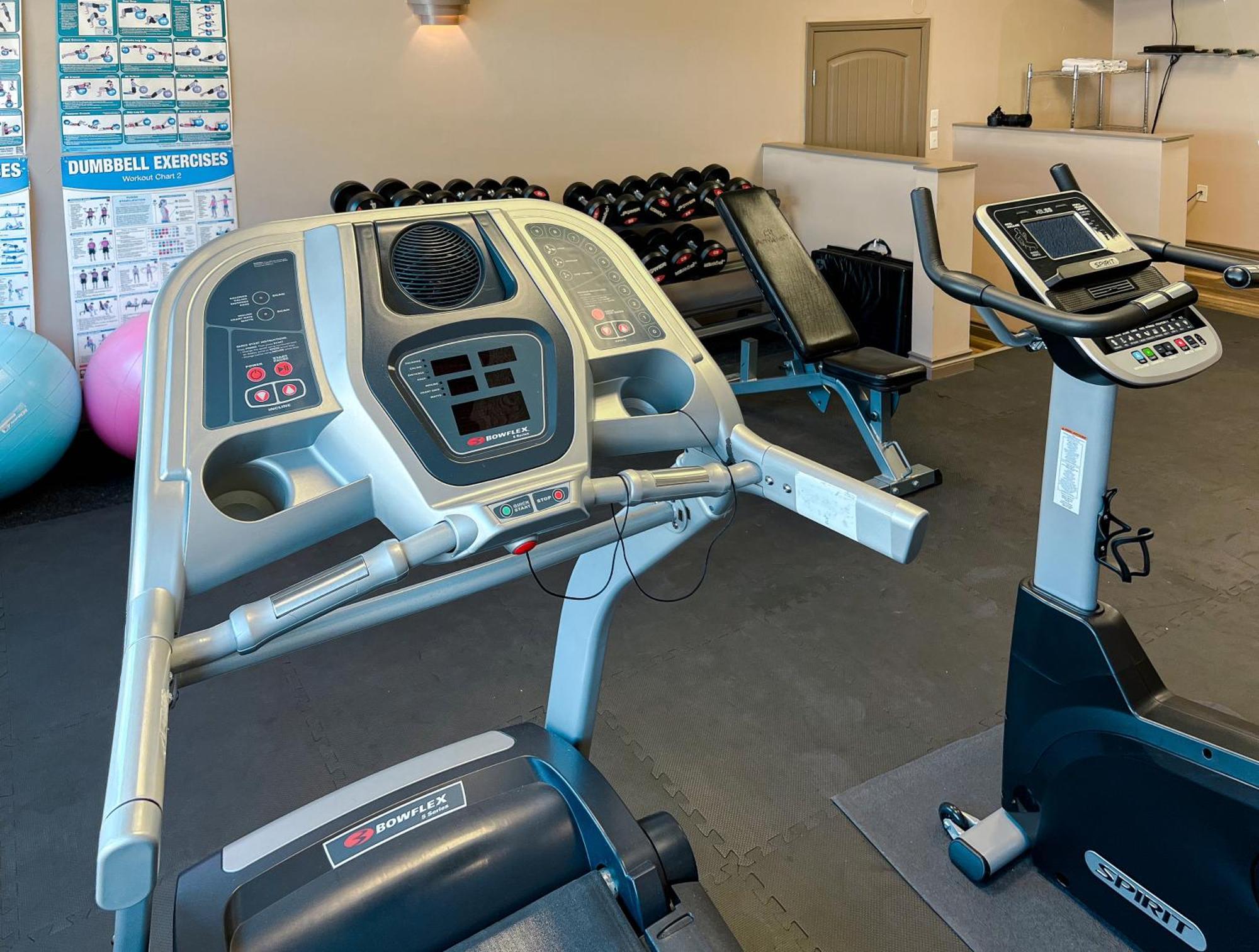 Coast Swift Current Hotel Екстер'єр фото